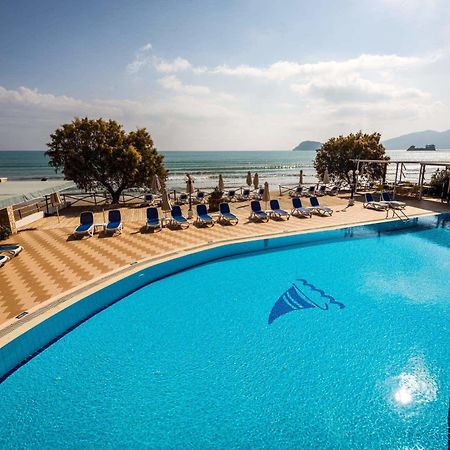 Mediterranean Beach Resort Laganás Eksteriør bilde